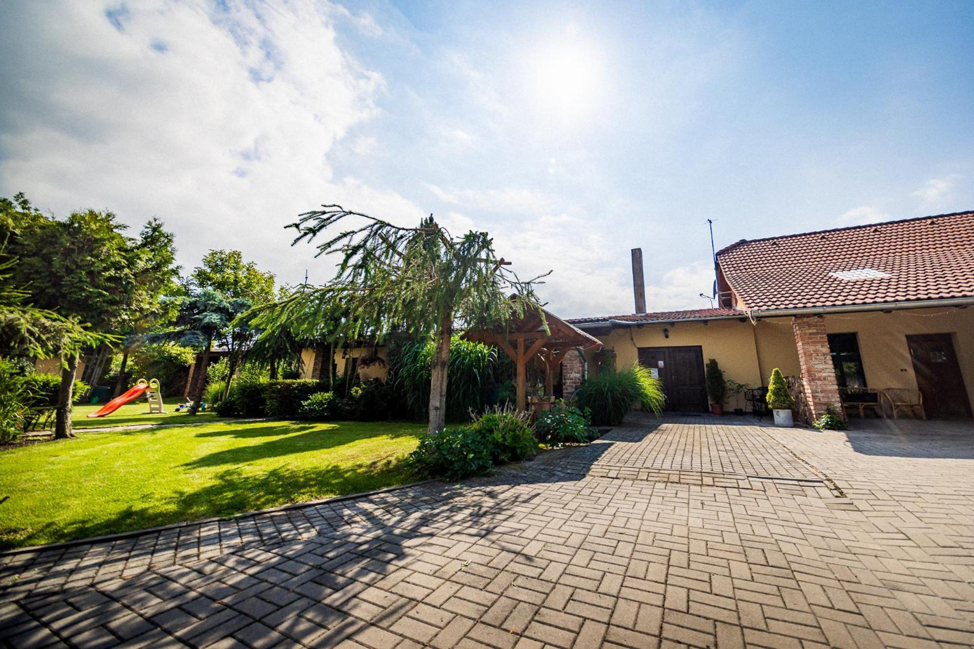 Villafilippa Kresetice Luaran gambar