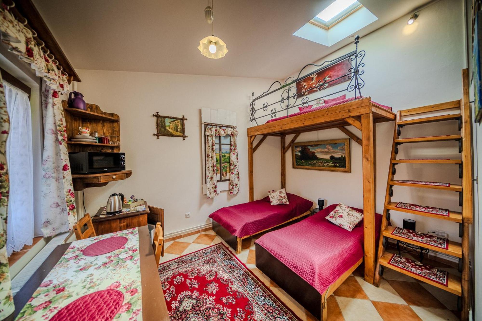 Villafilippa Kresetice Luaran gambar