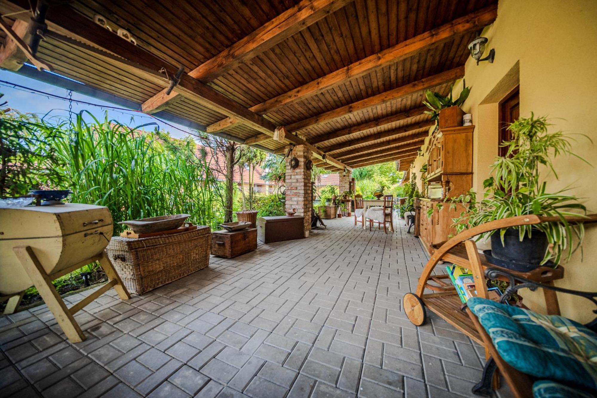 Villafilippa Kresetice Luaran gambar